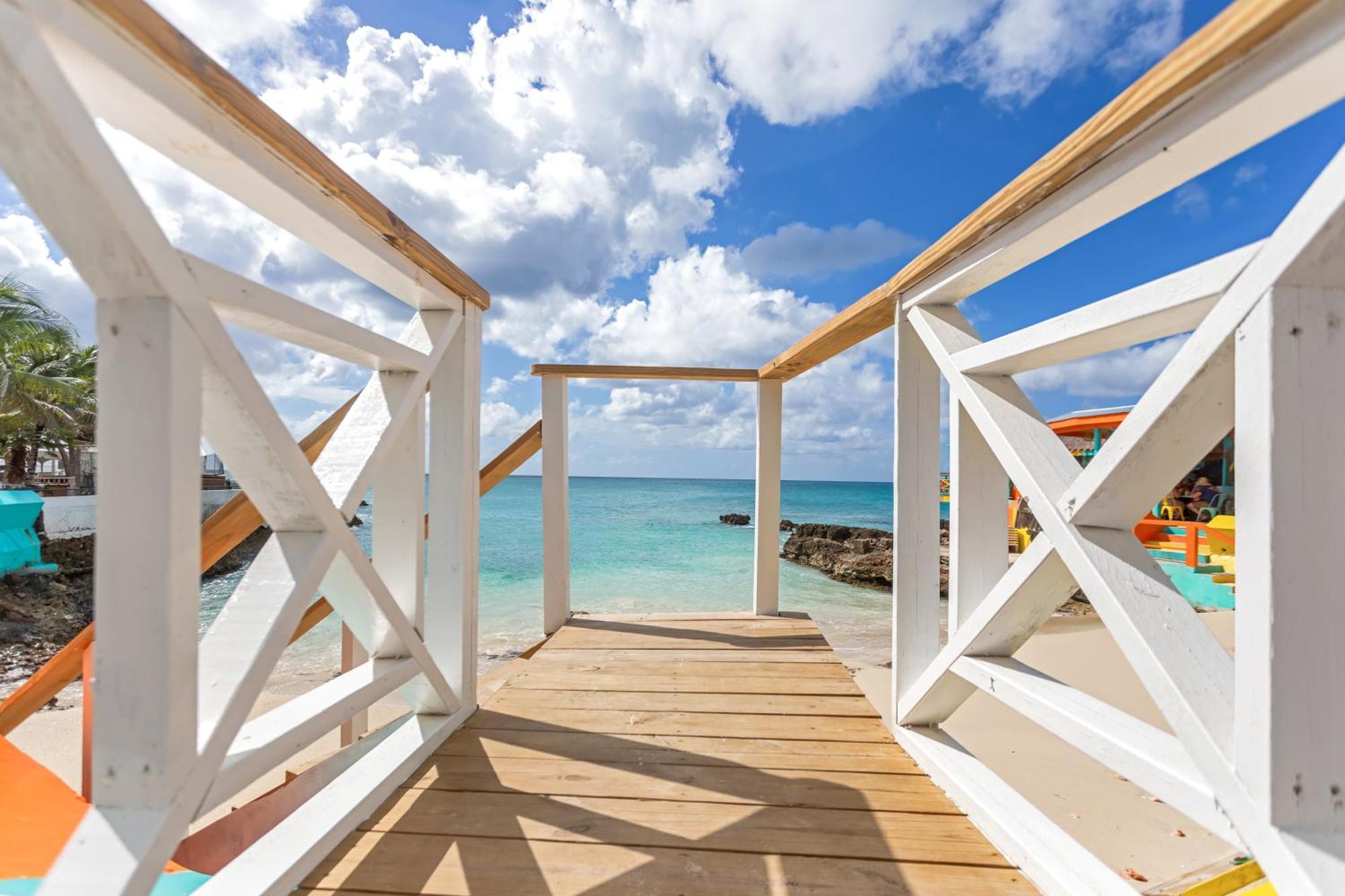 Maho Beach House - Luxe 1 Bedroom - Ocean Hideaway Extérieur photo