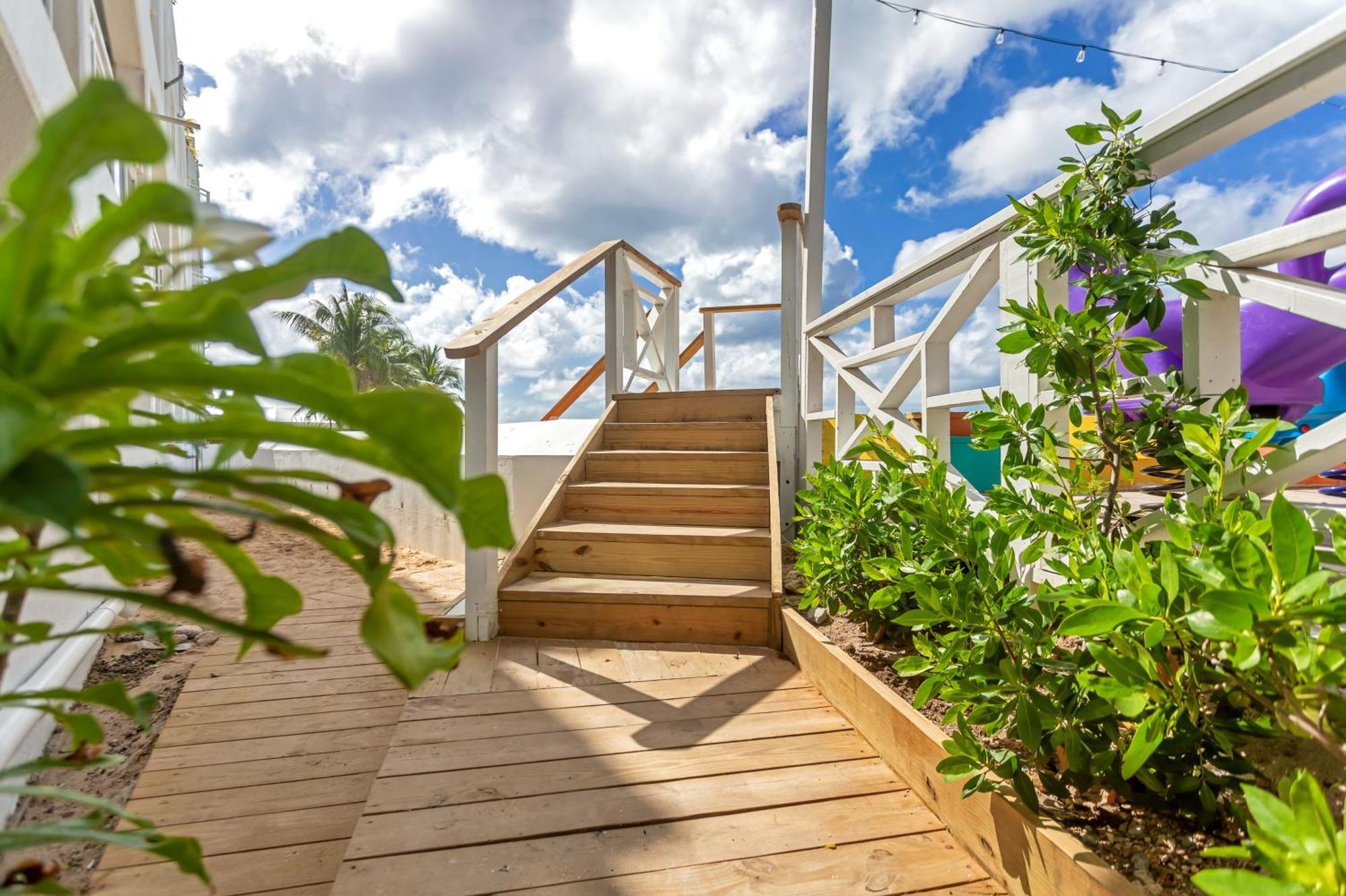 Maho Beach House - Luxe 1 Bedroom - Ocean Hideaway Extérieur photo